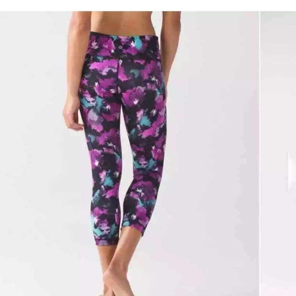 Lululemon Wunder Under Crops Midnight Bloom Leggings Size 4